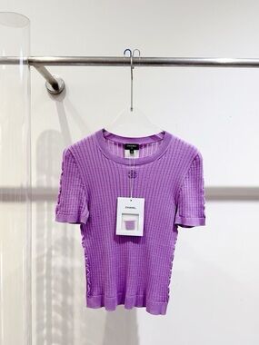 CHANEL Lilac Ribbed Short-Sleeve Knit Top